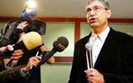 Orhan Pamuk từ chối danh hiệu &quot;Nghệ sĩ nhân dân&quot;